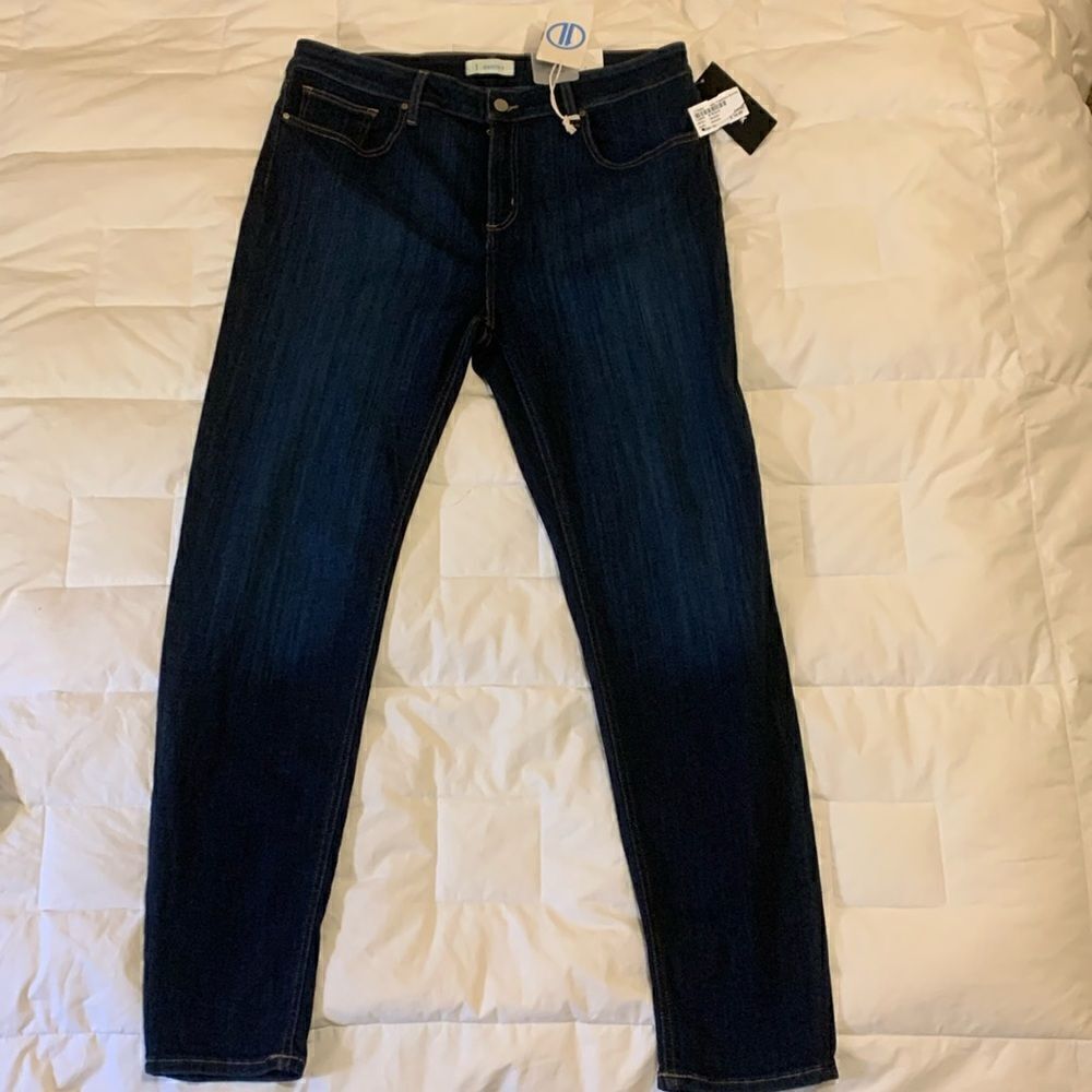 1 denim, the move, NWT, size 34. Curvy/skinny, stretchy